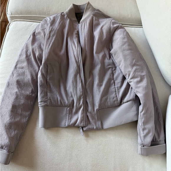 Lululemon nonstop Bomber jacket, reversible, size 4 - Picture 4 of 5